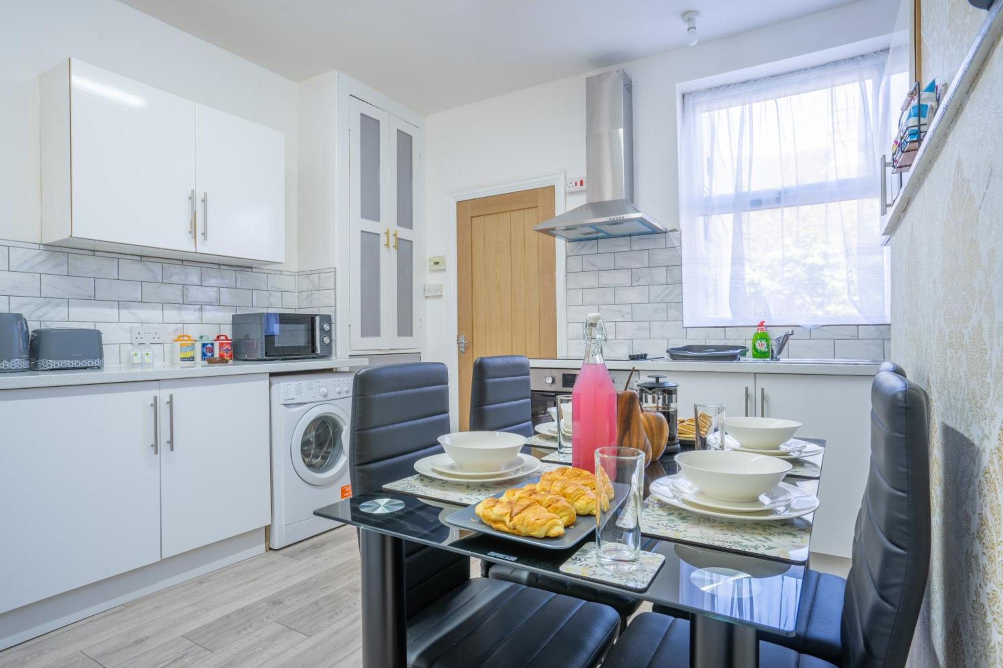 Stayzed E - Ng7 Free Wifi, Parking, Stylish House Near City Centre - Great For Tourists, Families, Contractors & Long Stays Nottingham Esterno foto
