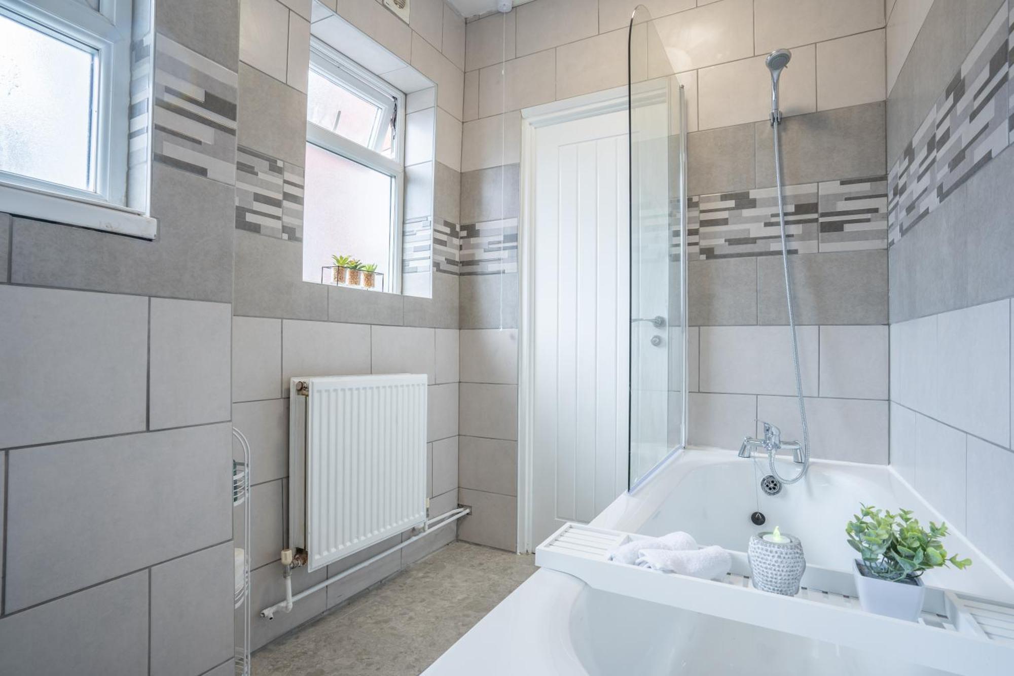 Stayzed E - Ng7 Free Wifi, Parking, Stylish House Near City Centre - Great For Tourists, Families, Contractors & Long Stays Nottingham Esterno foto
