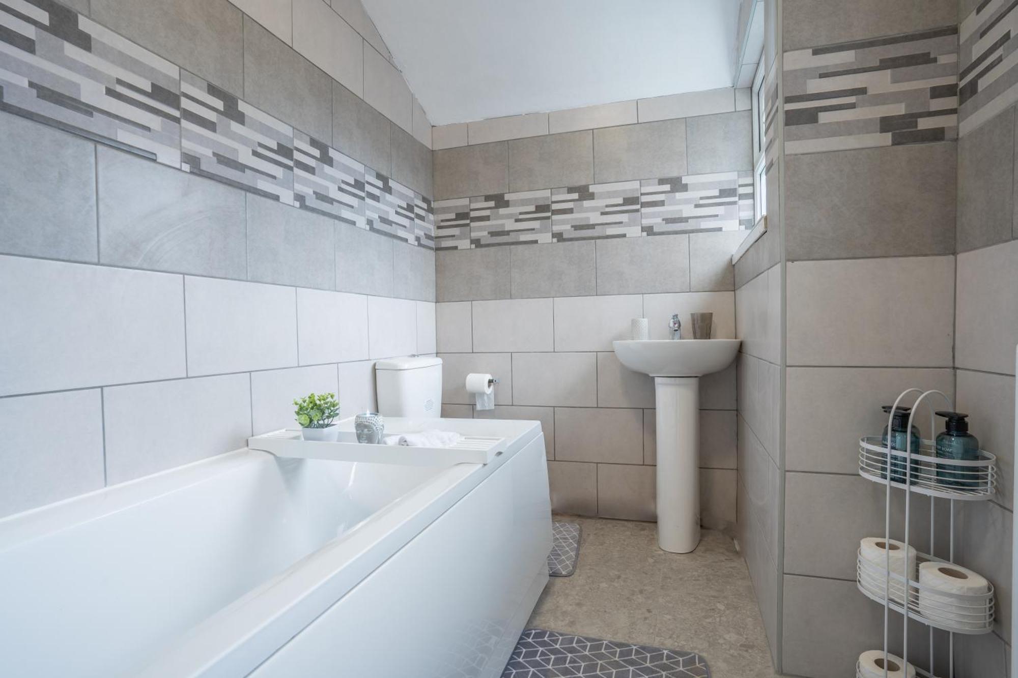 Stayzed E - Ng7 Free Wifi, Parking, Stylish House Near City Centre - Great For Tourists, Families, Contractors & Long Stays Nottingham Esterno foto